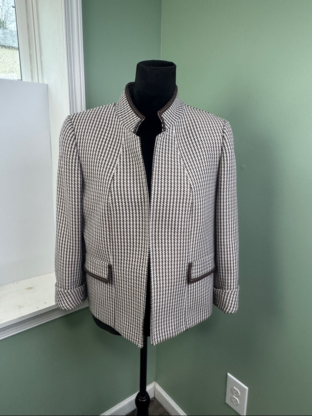 Tahari brown & cream Houndstooth Blazer 12